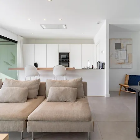 Lux Ground Floor In Mirador Appartamento