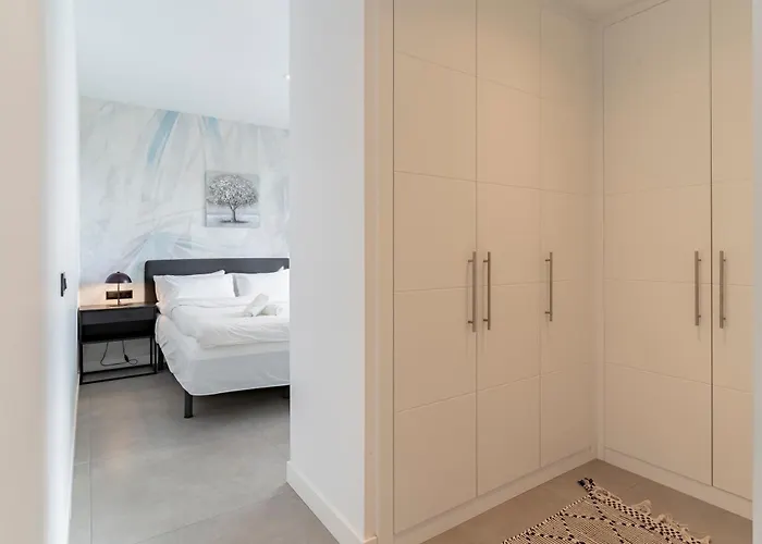 Lux Ground Floor In Mirador Apartment