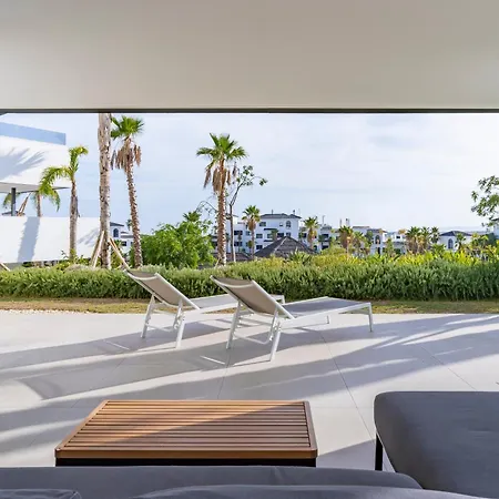 Lux Ground Floor In Mirador Apartment *