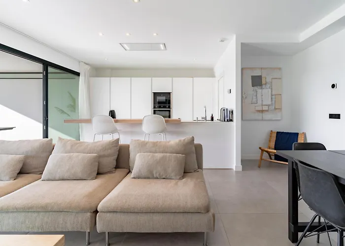 Lux Ground Floor In Mirador Apartamento